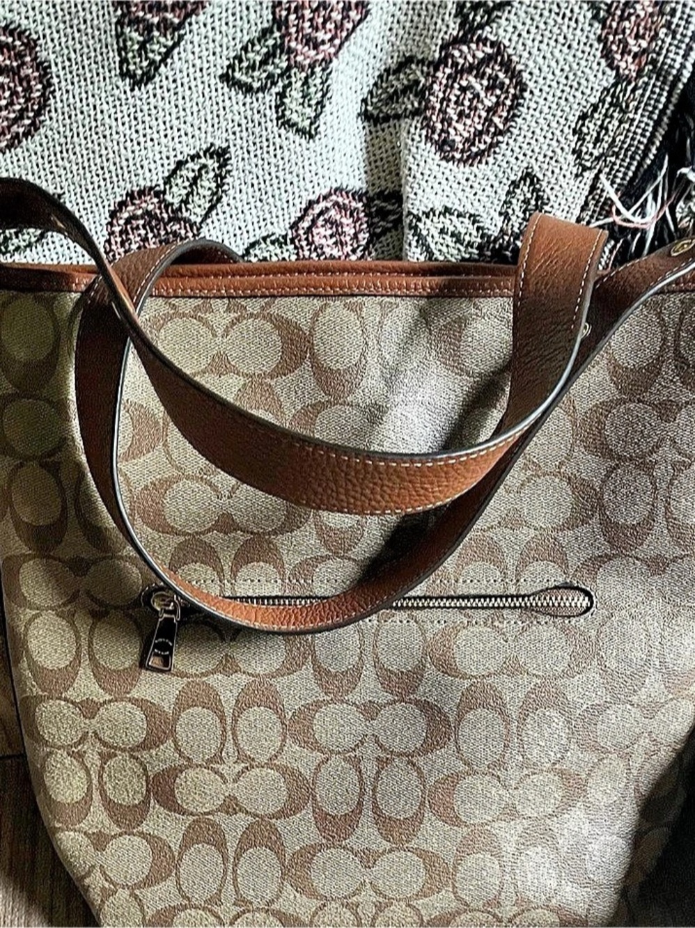 Coach Val Bag in Signature Canvas in Redwood &khaki Monogram Shoulder Bag & Wall